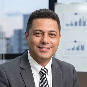 Retrato de Anderson Coutinho, especialista em captação de recursos subsidiados